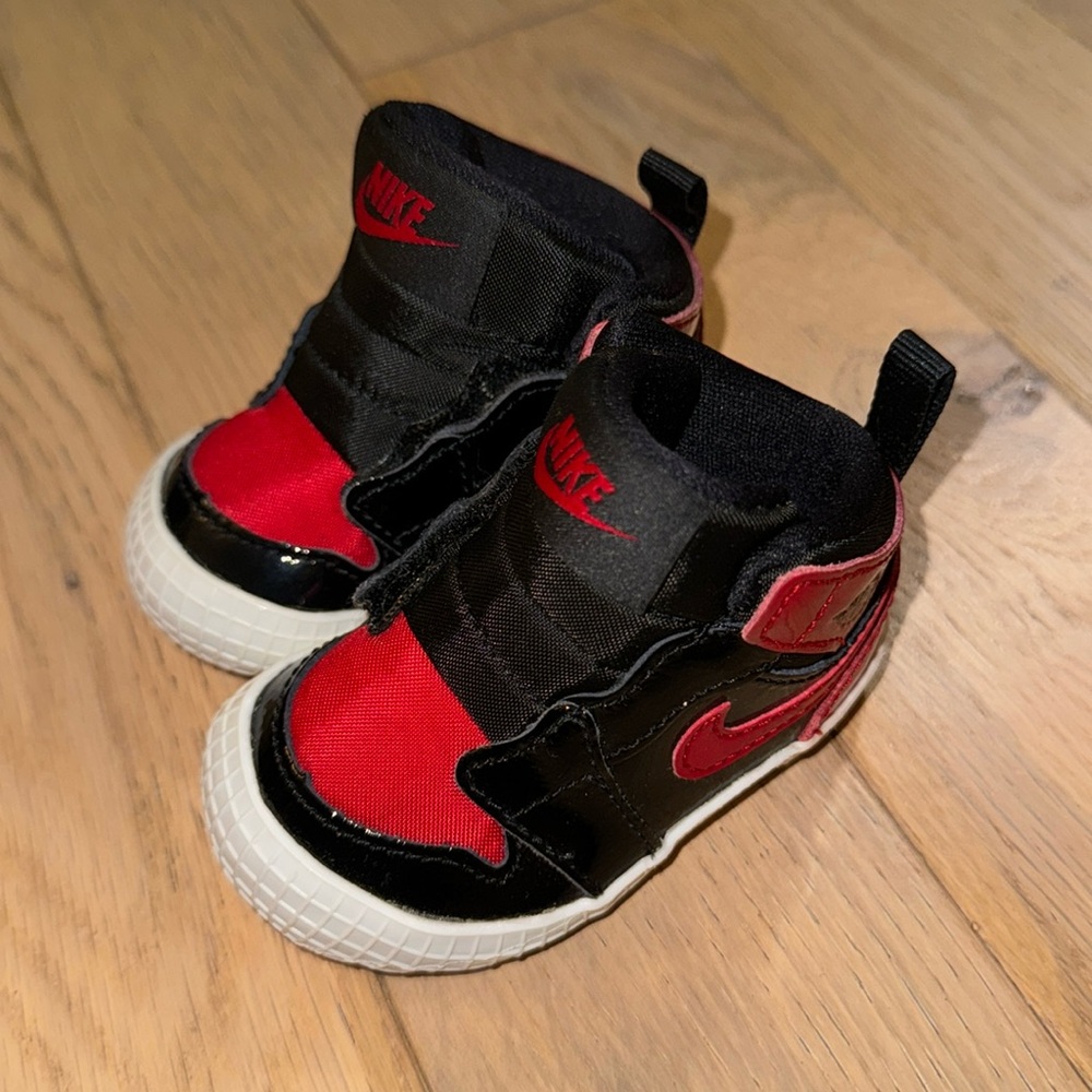 Jordan 1 crib bootie patent bred